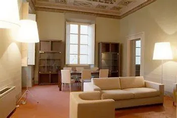 Bed & Breakfast Dimora Storica Palazzo Puccini 3*