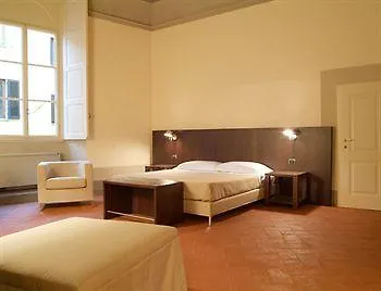 Bed & Breakfast Dimora Storica Palazzo Puccini 3*