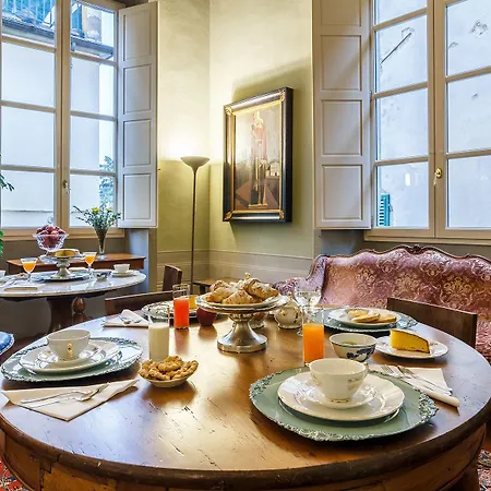 Dimora Storica Palazzo Puccini Nocleg ze śniadaniem 4*