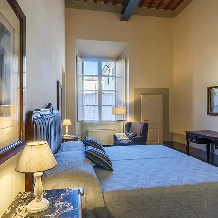 Bed & Breakfast Dimora Storica Palazzo Puccini 3*