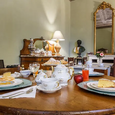 Bed & Breakfast Dimora Storica Palazzo Puccini 3*