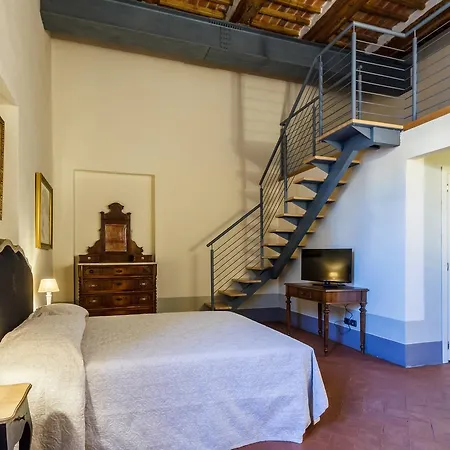 Dimora Storica Palazzo Puccini Bed & Breakfast 3*