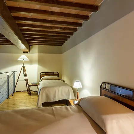 Alojamento de Acomodação e Pequeno-almoço Dimora Storica Palazzo Puccini 3*