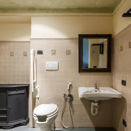 Dimora Storica Palazzo Puccini Bed & Breakfast 3*