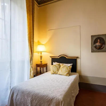 Bed & Breakfast Dimora Storica Palazzo Puccini 3*